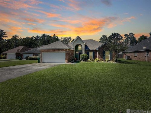 23519 Southpoint Dr, Denham Springs, LA, 70726-6854 | Card Image