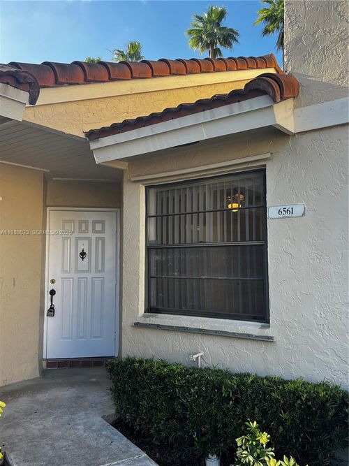 0-6561 Nw 172nd Ln, Hialeah, FL, 33015 | Card Image