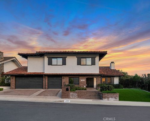 5952 Woodland View Dr, Woodland Hills, CA, 91367-1076 | Card Image