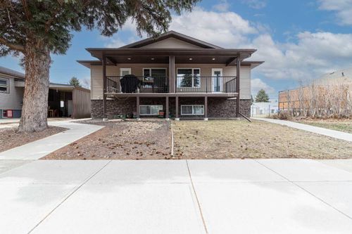 2254 15 Ave Se, Medicine Hat, AB, T1A3S1 | Card Image