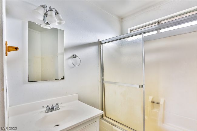 6489 Bugbee Ave, House other with 3 bedrooms, 2 bathrooms and null parking in Las Vegas NV | Image 11