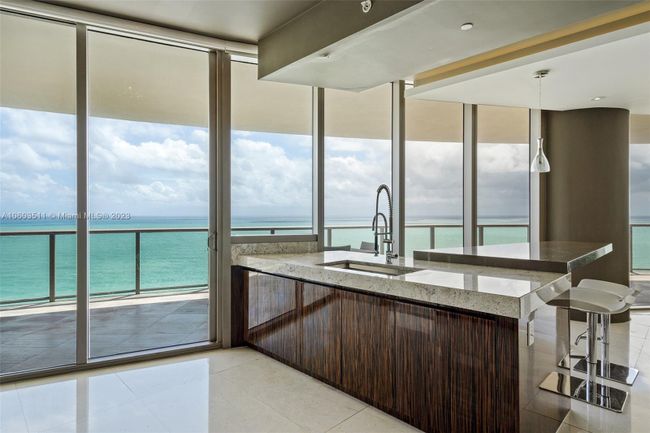 2100 - 9703 Collins Ave, Condo with 3 bedrooms, 3 bathrooms and null parking in Bal Harbour FL | Image 11