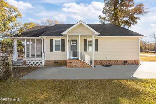 2517 Waccamaw Shores Rd, Lake Waccamaw, NC, 28450-9461 | Card Image