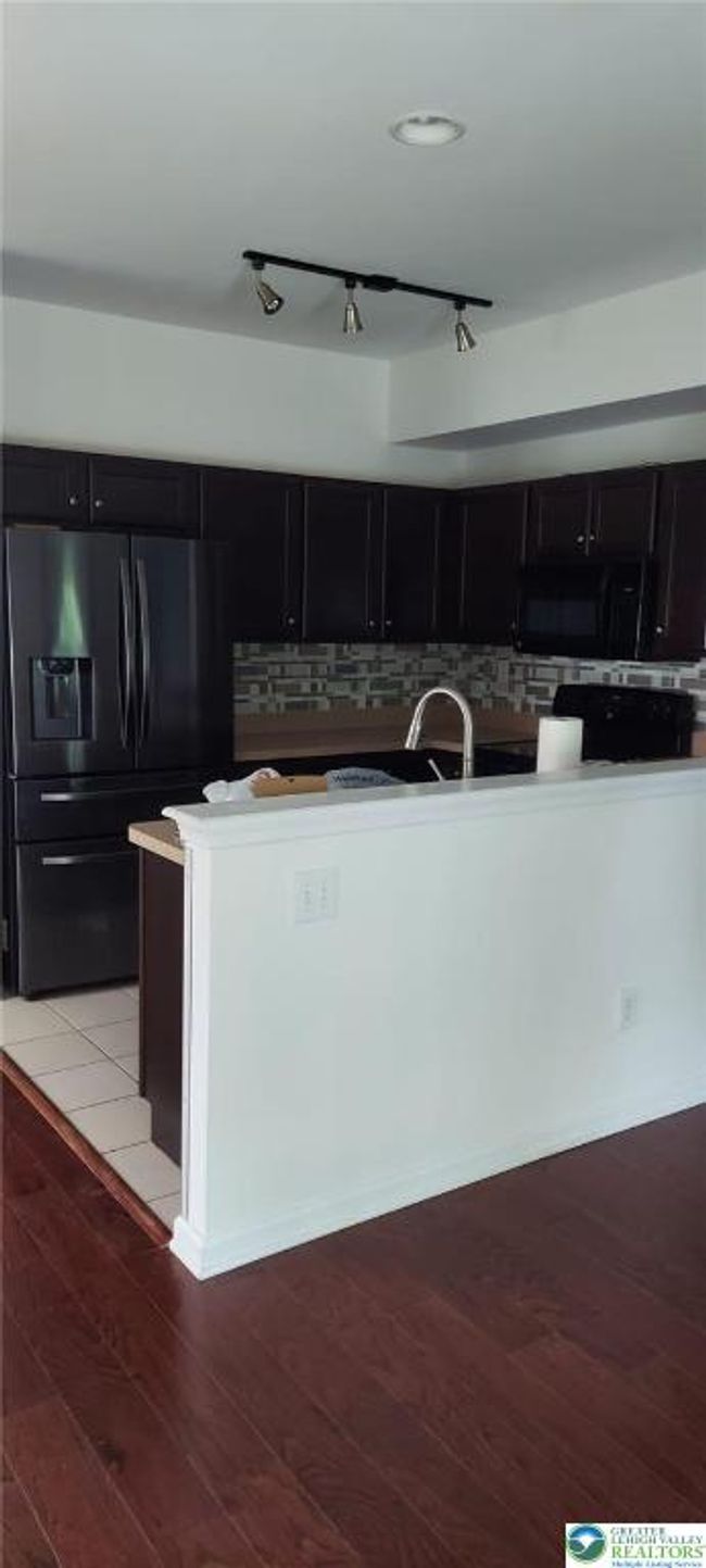 1540 Crest Park Ct, House other with 3 bedrooms, 3 bathrooms and null parking in BETHLEHEM PA | Image 5