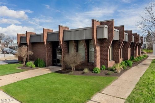 365 E 200th St, Euclid, OH, 44119-1157 | Card Image