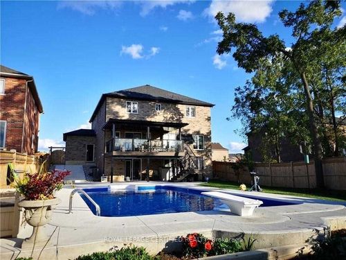 130 Kingsview Dr, Stoney Creek, ON, L8J3X5 | Card Image