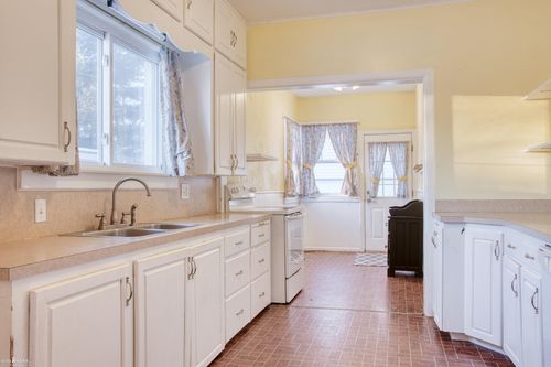 1330 W King St, Owosso, MI, 48867-2152 | Card Image