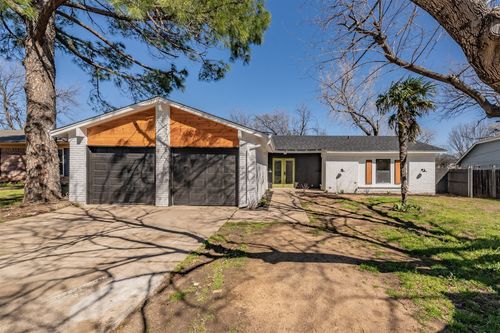 6829 Franwood Ter, Fort Worth, TX, 76112-4203 | Card Image