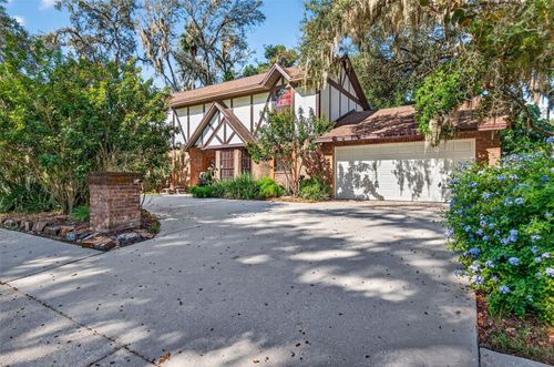 439 Summit Chase Dr, VALRICO, FL, 33594-3841 | Card Image