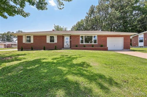 1 Elmwood Ct, Saint Charles, MO, 63301-4626 | Card Image