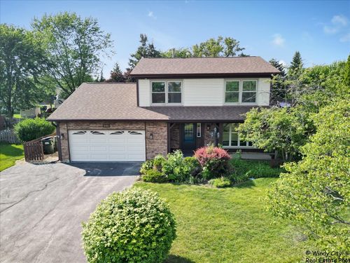 590 Woodcrest Ct, Carol Stream, IL, 60188-1688 | Card Image
