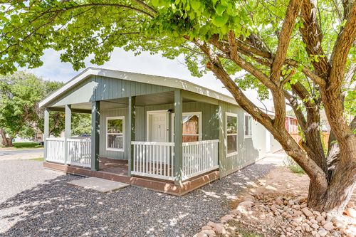 30 N 100 W, Parowan, UT, 84761-7700 | Card Image