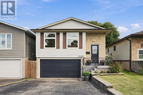 2328 Malcolm Crescent, Burlington (Brant Hills), ON, L7P4H4 | Card Image