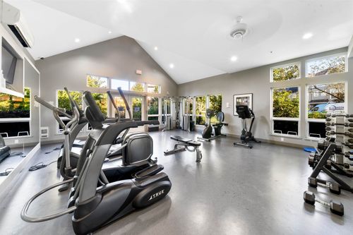 305-31158 Westridge Pl, Abbotsford, BC, V2T0K5 | Card Image
