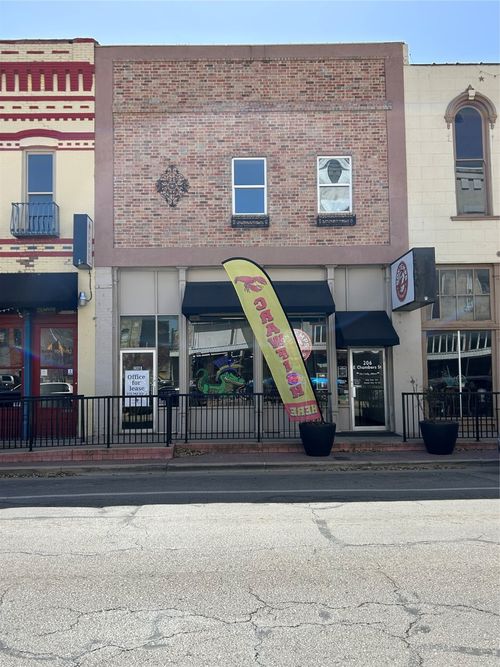206 E Chambers St, Cleburne, TX, 76031-5611 | Card Image