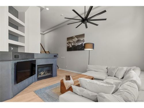 1385 S Ulster St, Denver, CO, 80231-2743 | Card Image