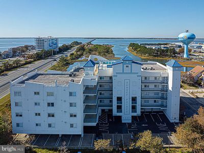 402 - 105 63 Rd Street, Condo with 2 bedrooms, 2 bathrooms and null parking in OCEAN CITY MD | Image 1