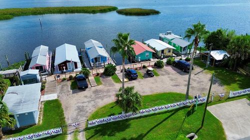 309 Water St, Apalachicola, FL, 32320-1427 | Card Image