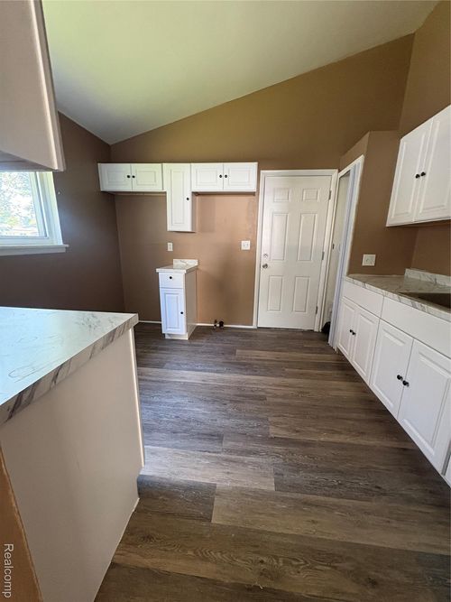 29038 York St, Inkster, MI, 48141-2821 | Card Image