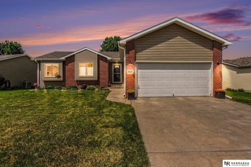 2325 Nw 43rd St, Lincoln, NE, 68524-6047 | Card Image