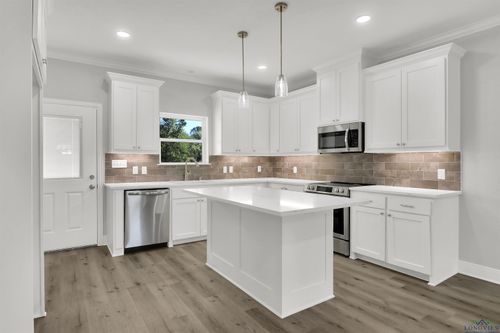 614 N Commerce, Overton, TX, 75684 | Card Image