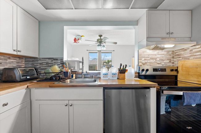 Kitchen. | Image 11