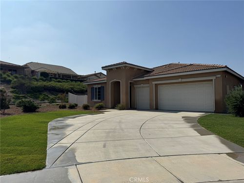 1572 Humboldt Peak, Beaumont, CA, 92223-7565 | Card Image