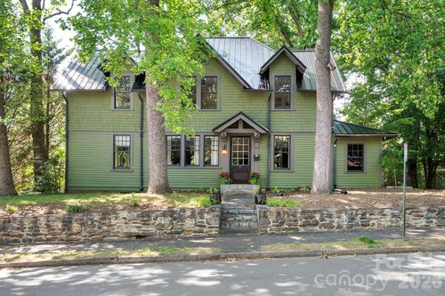 11 Cullowhee St, Asheville, NC, 28801-1605 | Card Image