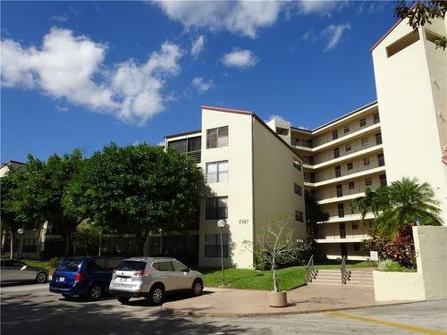 apt-612c-2309 S Cypress Bend Dr, Pompano Beach, FL, 33069-5678 | Card Image