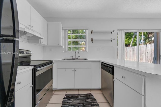 APT-84 - 10375 Sw 154 Th Circle Ct, Condo with 3 bedrooms, 2 bathrooms and null parking in Miami FL | Image 6