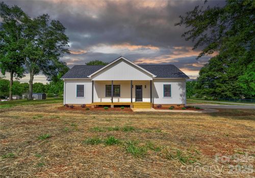 1168 Granite Dr, Shelby, NC, 28152-8621 | Card Image
