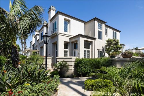 19427 Surfset Dr, Huntington Beach, CA, 92648-5597 | Card Image