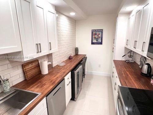 apt-1014-4001 Hillcrest Dr, Hollywood, FL, 33021-7927 | Card Image