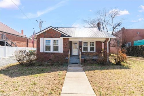 205 W Hunter St, Madison, NC, 27025-2023 | Card Image