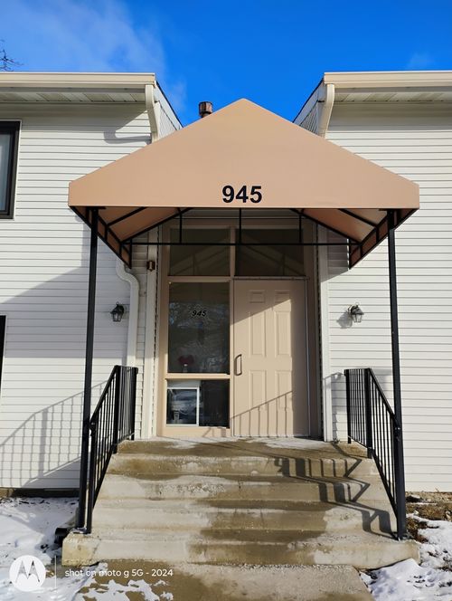 apt-4-945 Commonwealth Ct, Vernon Hills, IL, 60061-1129 | Card Image