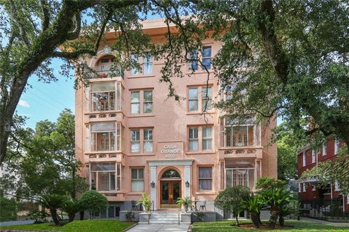 apt-3e-4900 Saint Charles Ave, New Orleans, LA, 70115-4982 | Card Image