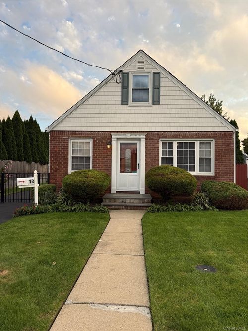 13 Gerald Ave, Hicksville, NY, 11801-5112 | Card Image