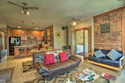 5201 Commonwealth St, Detroit, MI, 48208-1763 | Card Image