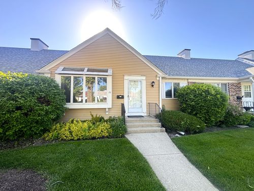79 Garden Dr, Montgomery, IL, 60538-2201 | Card Image