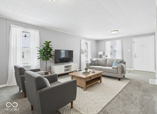 124 W Cross St, Anderson, IN, 46012-1626 | Card Image