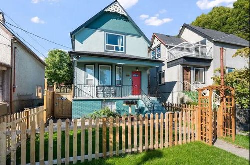 upper-551 Atlantic Street, Vancouver, BC, V6A2J8 | Card Image