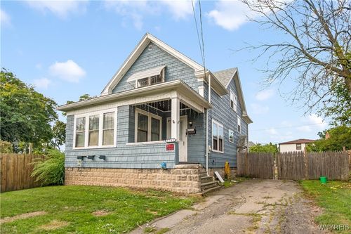 3742 Mckoon Ave, Niagara Falls, NY, 14305-1910 | Card Image