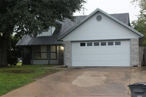 111 Trentwood Cir, Victoria, TX, 77901-2532 | Card Image