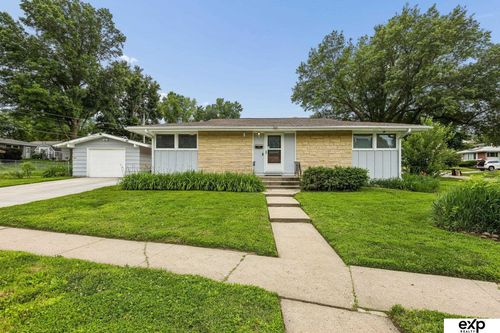 8315 Templeton Dr, Omaha, NE, 68134-3217 | Card Image