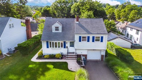 59 Hooyman Dr, Clifton, NJ, 07013-3640 | Card Image