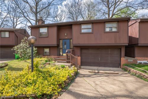 1744 Oak Trail St Ne, Massillon, OH, 44646-2546 | Card Image