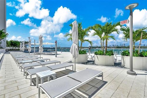 bs107-1000 West Ave, Miami Beach, FL, 33139-4759 | Card Image
