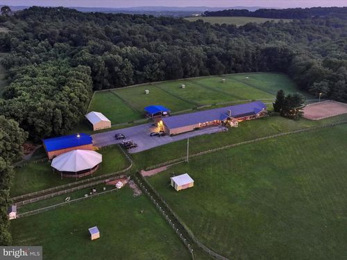2 Carson Ln, ANNVILLE, PA, 17003-9183 | Card Image