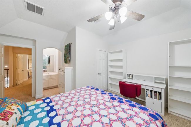 Front upstairs bedroom | Image 32