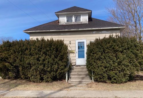 1201 Slayton Ave, Grand Haven, MI, 49417-1945 | Card Image